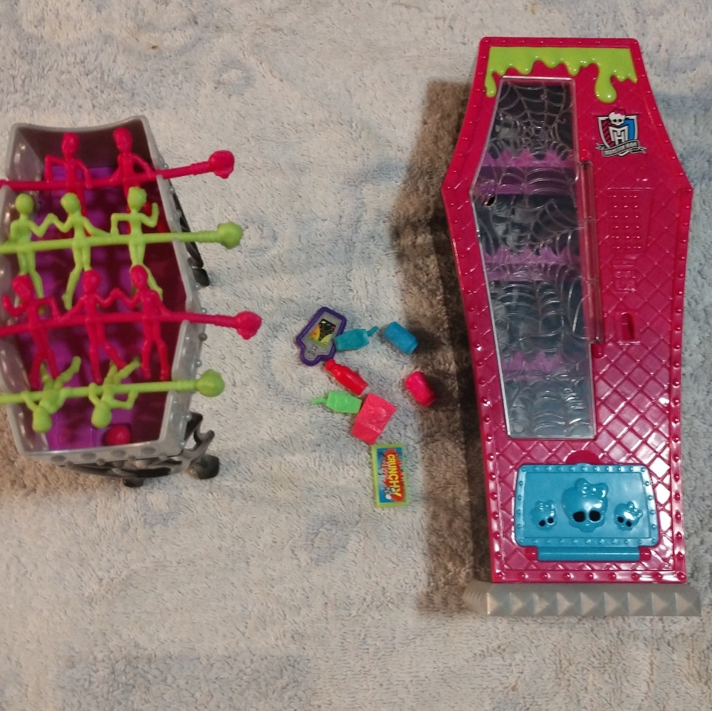 Monster High Vending Machine/Foosball Table